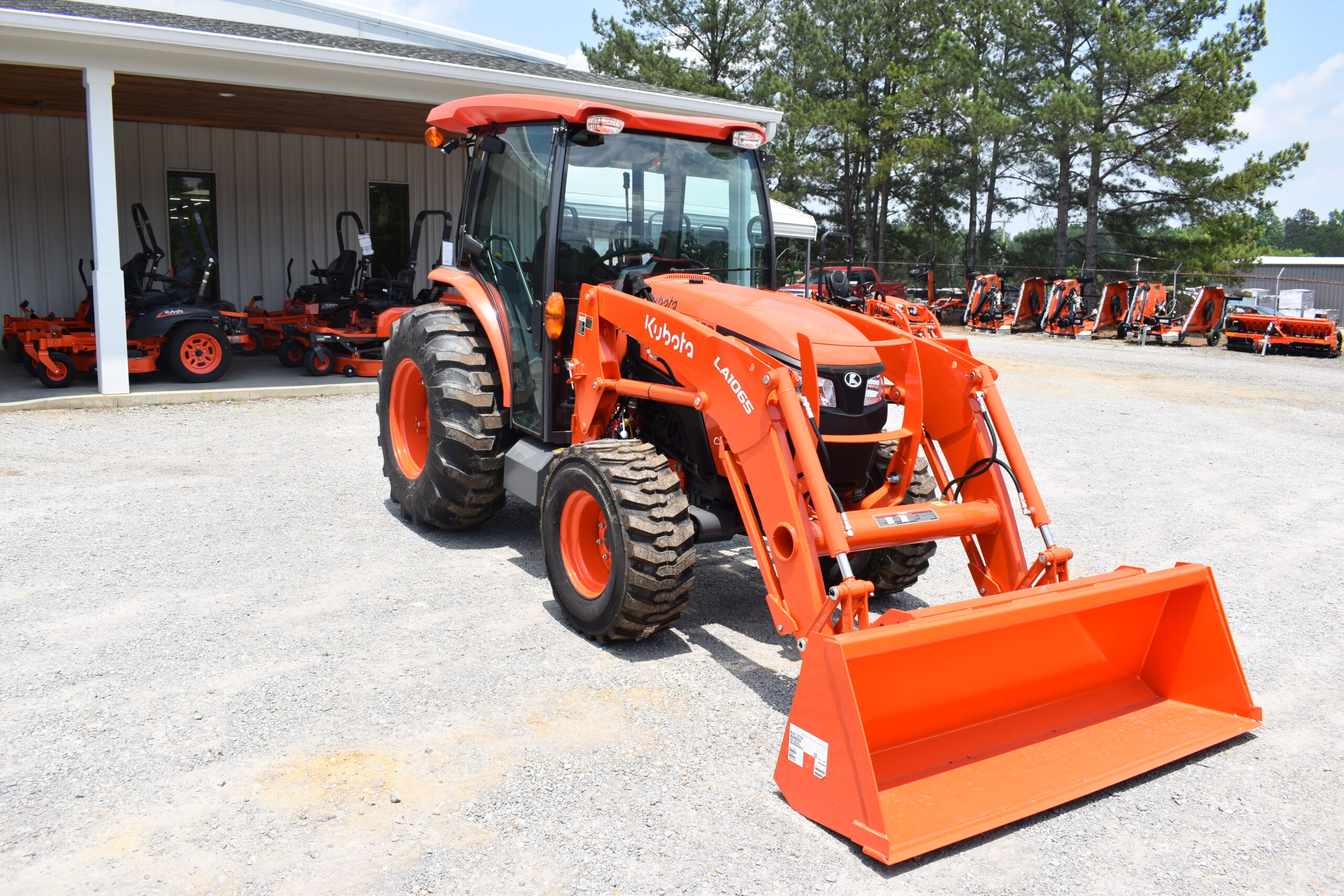 Kubota MX6000HSTC - Dixie Tractor Company