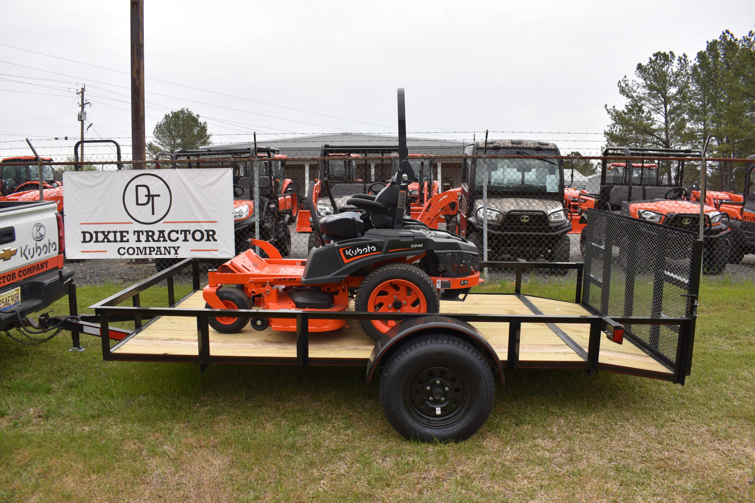 Kubota Z252KW Package - Dixie Kubota